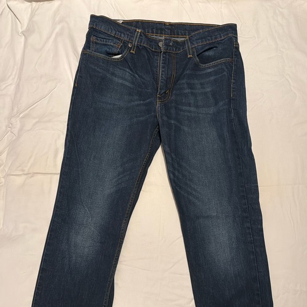 Levi’s 511 33x30 
Lightly worn and in excellent condition.